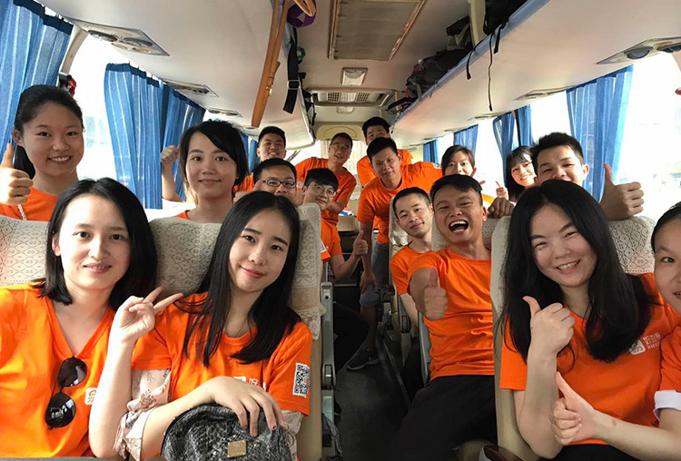 公司更名有哪些潛在風(fēng)險(xiǎn)？申請(qǐng)變更登記需要向公司登記機(jī)關(guān)提交的文件？